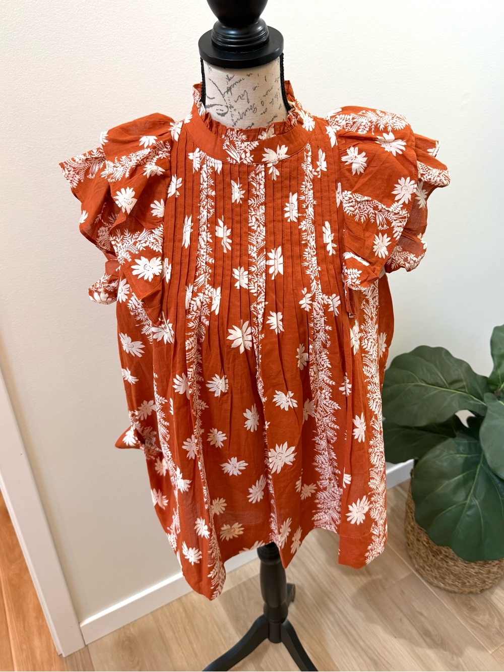 J. Marie NWT Rust Floral Ruffle Sleeve Blouse Medium 100% Cotton Top - Picture 2 of 8